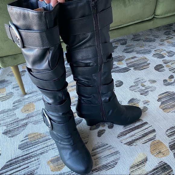 knee-high boots - Picture 4 of 5